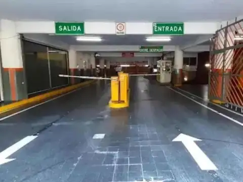 Cochera en Venta en Monserrat, Capital Federal