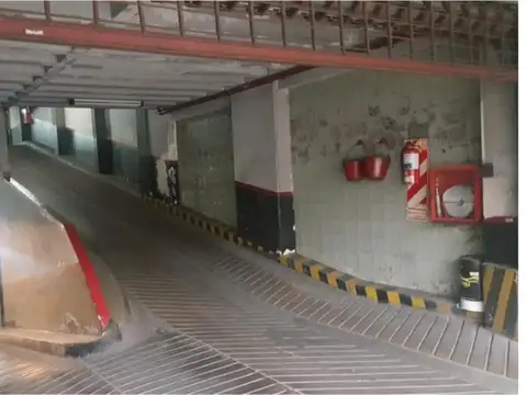 Cochera en Venta en Tribunales, Centro