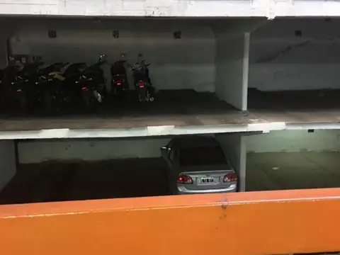 Cochera en Venta en Monserrat, Capital Federal