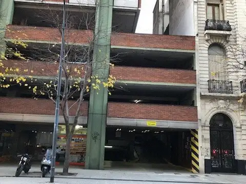 Cochera en Venta en Tribunales, Centro