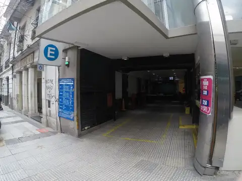Cochera en Venta en Plaza San Martín, Barrio Norte