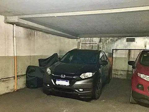 Cochera en Venta en Monserrat, Capital Federal
