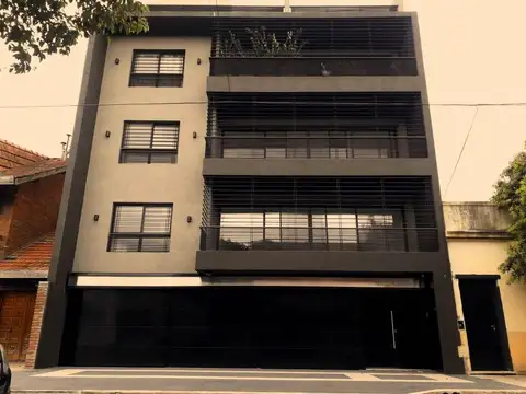 Departamento en Venta en Barrio Naón, Mataderos