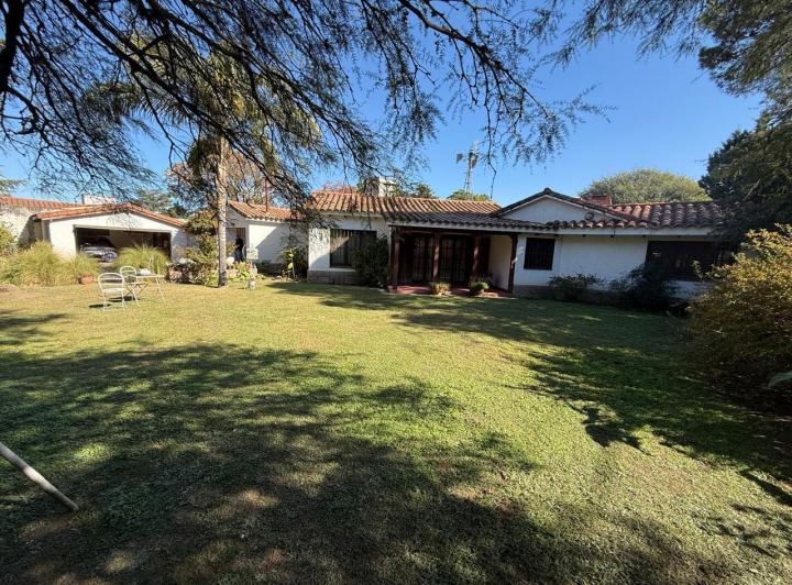 Casa · 370m² · 3 Ambientes