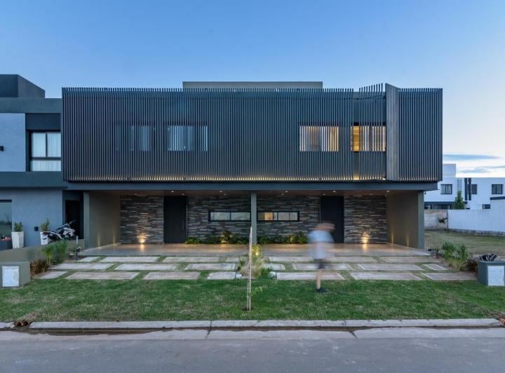 Casa · 150m² · 5 Ambientes · 2 Cocheras