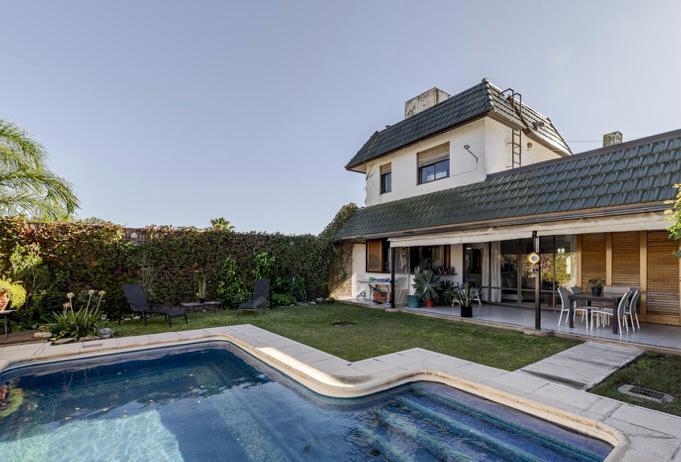 Casa · 442m² · 5 Ambientes · 3 Cocheras