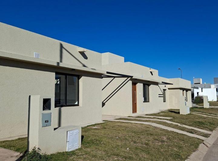 Casa · 75m² · 3 Ambientes · 1 Cochera