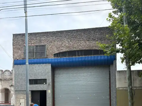 Galpón en Venta en Mataderos, CABA