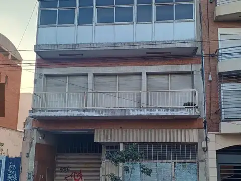 Galpón en Venta en Flores, CABA