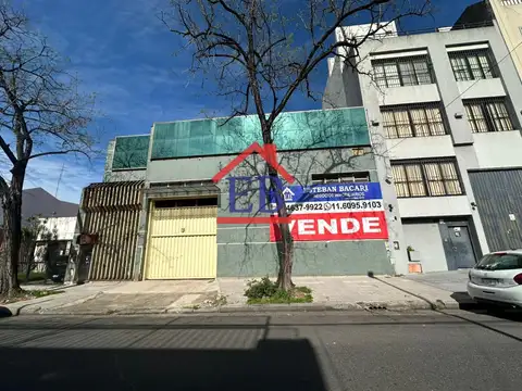 Galpón en Venta en Flores, CABA