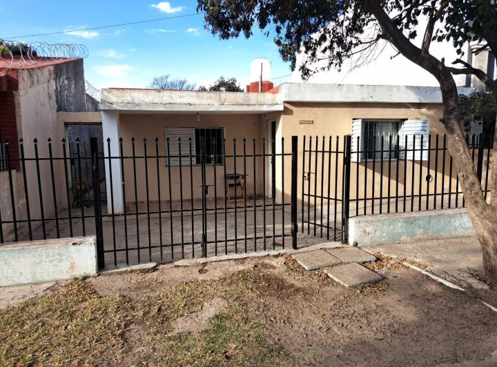 Casa · 100m² · 4 Ambientes · 1 Cochera