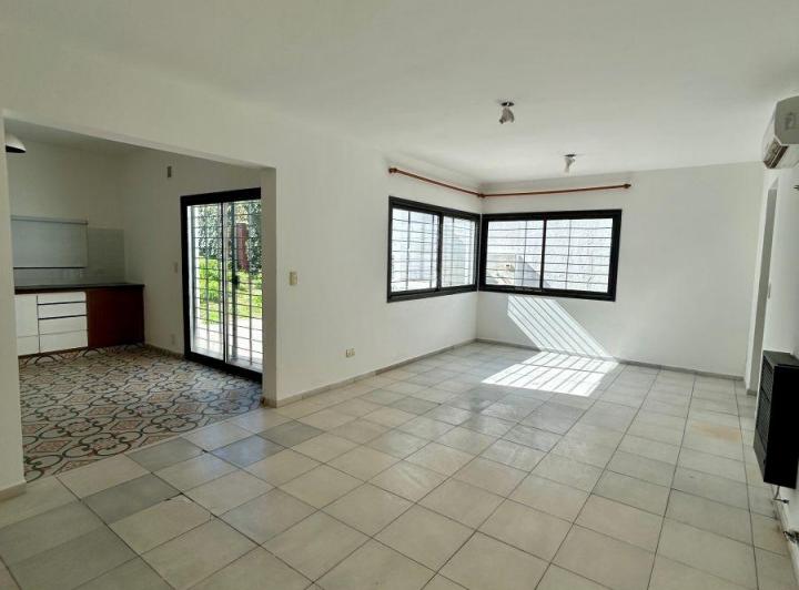 Casa · 135m² · 7 Ambientes · 2 Cocheras