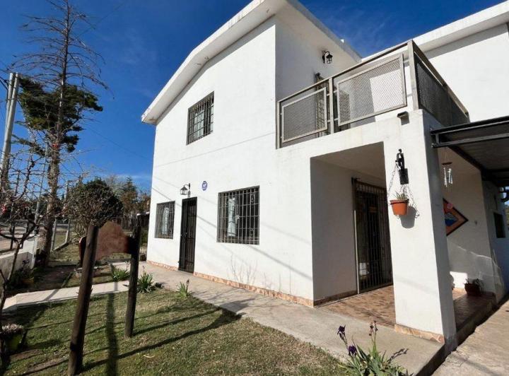 Casa · 93m² · 5 Ambientes · 1 Cochera