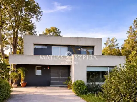 Casa en Venta en Alvarez Del Bosque, Countries y Barrios Cerrados en Moreno