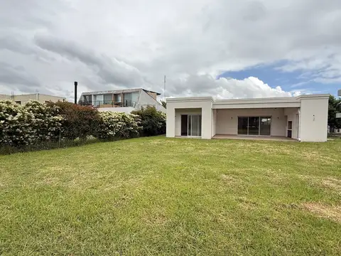 Casa en Venta en Pilar Del Este, Countries y Barrios Cerrados en Pilar