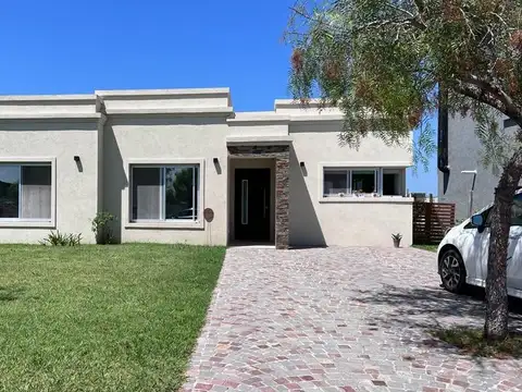 Casa en Venta en Pilar del Este - San Ramiro, Countries y Barrios Cerrados en Pilar