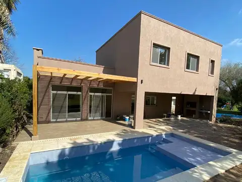 Casa en Venta en Indio Cua Golf Club, Countries y Barrios Cerrados en Exaltacion de la Cruz