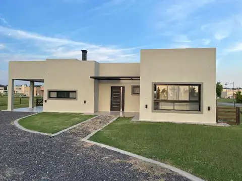 Casa en Venta en Countries y Barrios Cerrados en la Plata, Partido de La Plata