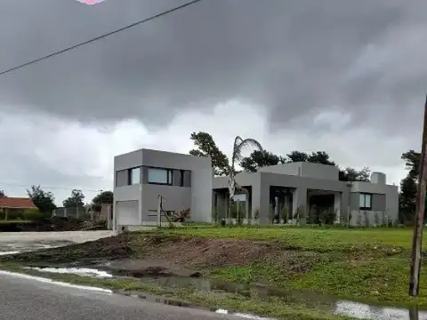 Casa en Venta en Los Pinos, Miramar