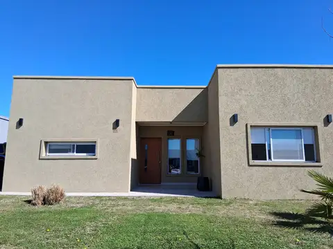 Casa en Venta en Pilar del Este - San Ramon, Countries y Barrios Cerrados en Pilar
