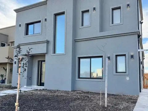 Casa en Venta en Pilar del Este - Santa Lucia, Countries y Barrios Cerrados en Pilar