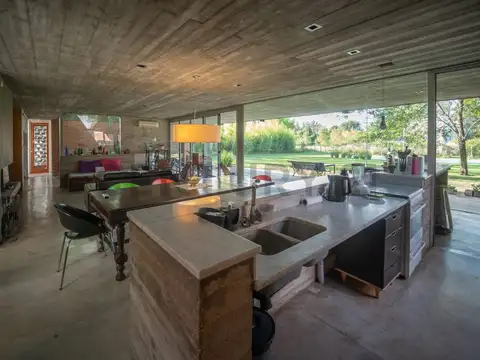 Casa en Venta en Lisandro Olmos Etcheverry, Partido de La Plata
