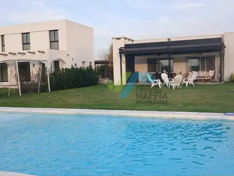 Casa en Venta en Pilar Del Este, Countries y Barrios Cerrados en Pilar