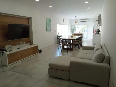 Casa en Venta en Longchamps, Partido de Almirante Brown