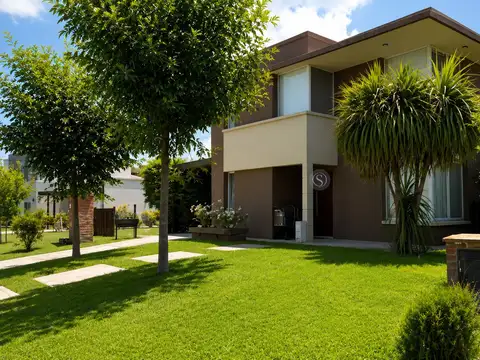 Casa en Venta en Pilar del Este - San Ramiro, Countries y Barrios Cerrados en Pilar