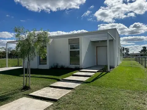 Casa en Venta en Pilar Del Este - Santa Sofia, Countries y Barrios Cerrados en Pilar