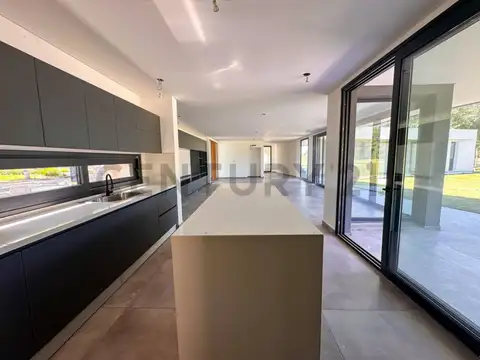 Casa en Venta en Haras Del Sur 2, Countries y Barrios Cerrados en la Plata
