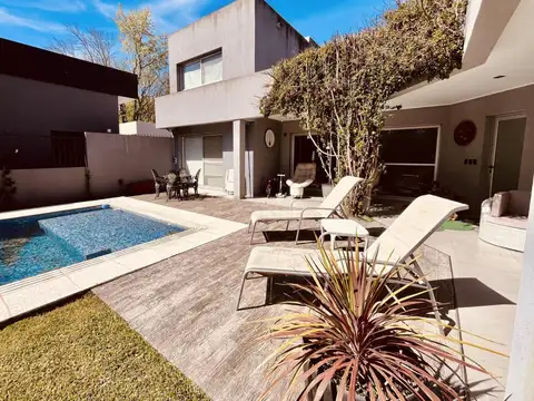 Casa en Venta en City Bell, Partido de La Plata