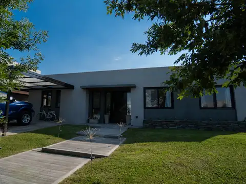 Casa en Venta en Haras Santa Maria, Countries y Barrios Cerrados en Escobar