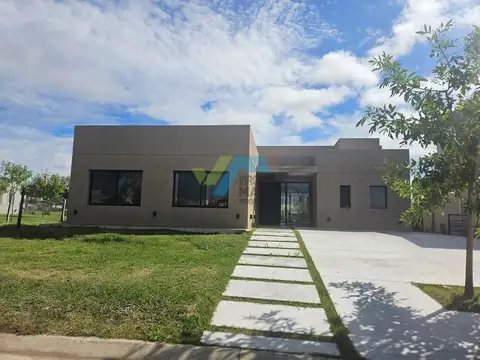 Casa en Venta en Santo Tomas, Countries y Barrios Cerrados en Pilar