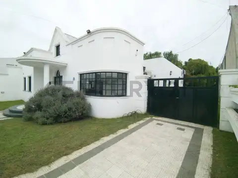 Casa en Venta en Los Hornos, La Plata