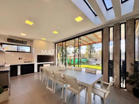 Casa en Venta en Alvarez Del Bosque, Countries y Barrios Cerrados en Moreno