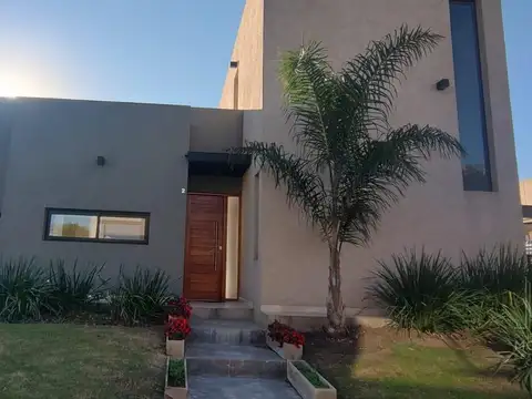 Casa en Venta en Springpark, Countries y Barrios Cerrados en Pilar