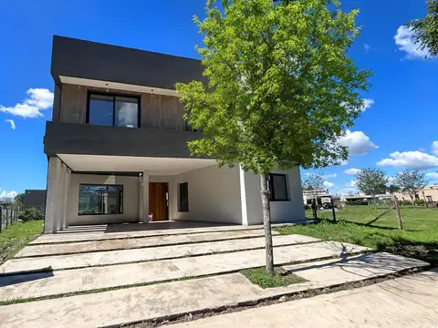 Casa en Venta en Santo Tomas, Countries y Barrios Cerrados en Pilar