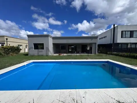 Casa en Venta en Barrio el Cazador, Partido de Escobar