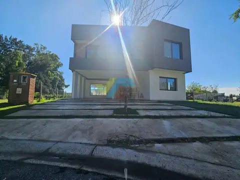 Casa en Venta en Santo Tomas, Countries y Barrios Cerrados en Pilar