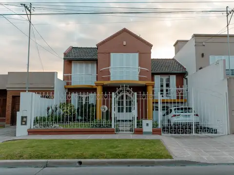 Casa en Venta en Centro De Lujan, Lujan