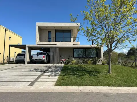 Casa en Venta en San Sebastian, Countries y Barrios Cerrados en Escobar