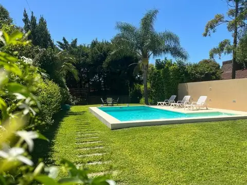 Casa en Venta en Los Hornos, La Plata
