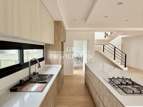Casa en Venta en Pilar del Este - Santa Lucia, Countries y Barrios Cerrados en Pilar
