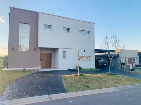 Casa en Venta en Pilar del Este - Santa Guadalupe, Countries y Barrios Cerrados en Pilar