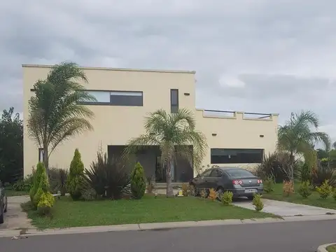 Casa en Venta en Haras Santa Maria, Countries y Barrios Cerrados en Escobar