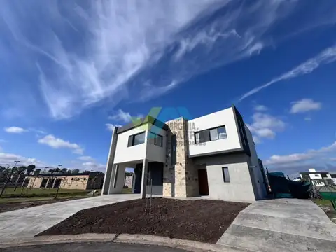 Casa en Venta en Pilar Del Este, Countries y Barrios Cerrados en Pilar