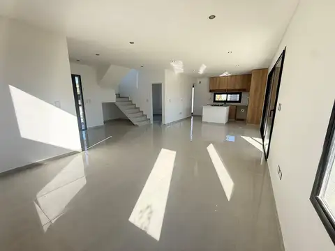 Casa en Venta en Pilar del Este - Santa Elena, Countries y Barrios Cerrados en Pilar