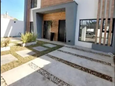 Casa en Venta en Barrio Parque Leloir, Partido de Ituzaingó