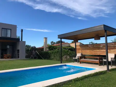 Casa en Venta en Pilar del Este - San Ramiro, Countries y Barrios Cerrados en Pilar